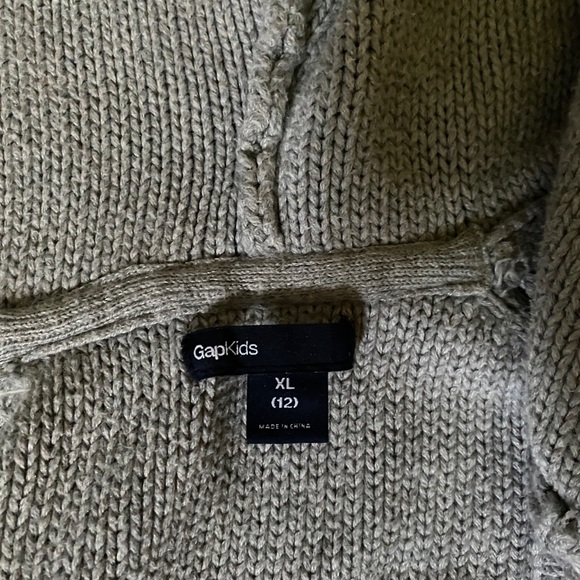 GapKids button up hoodie with pockets - Picture 2 of 2